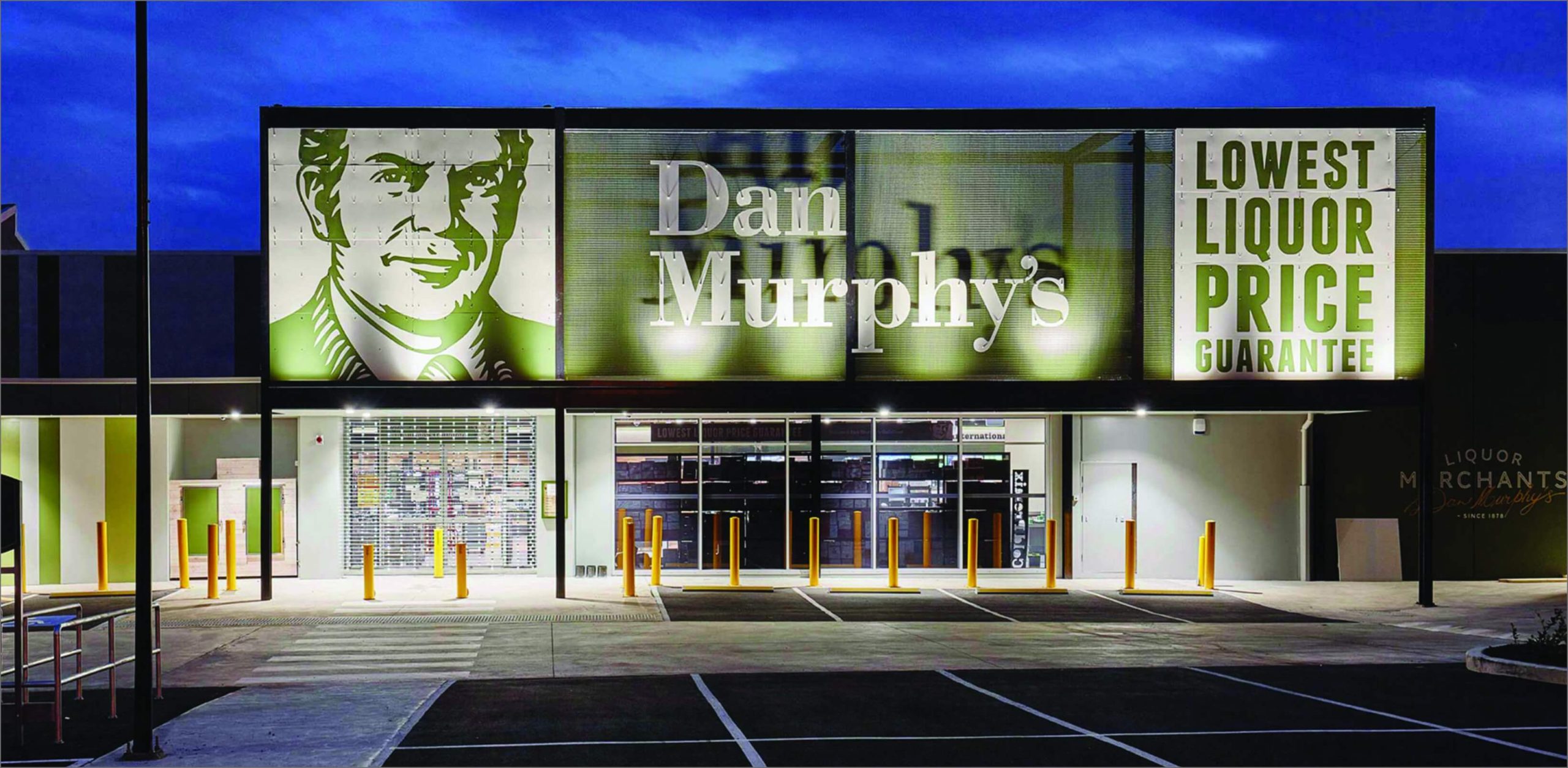 Dan Murphy's Wollongong — commercial pressure cleaning job